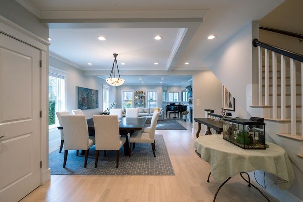 Chandelier, Dining room, Interior, Pendant Lights, Piano, Recessed Lighting, Wood Texture Flooring