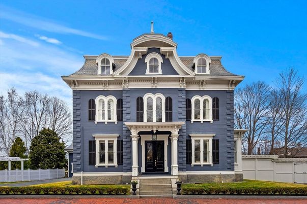 Exterior, Facade, Georgian