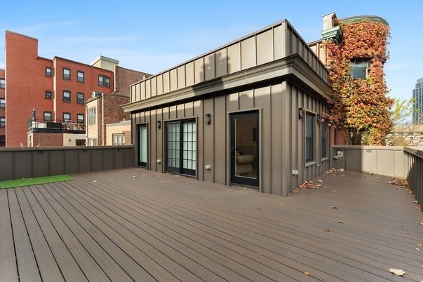 Exterior, Facade, None