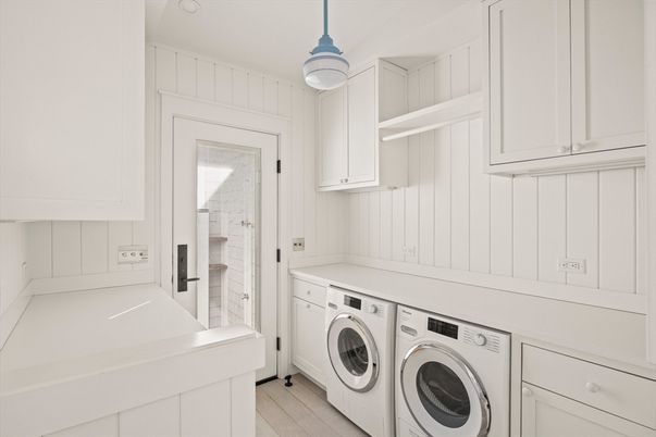 Interior, Washer, Wood Texture Flooring