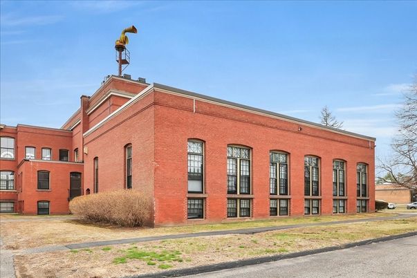 Exterior, Facade, Brick Facade, Rowhouse