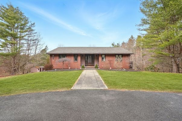Exterior, Facade, Brick Facade, Ranch