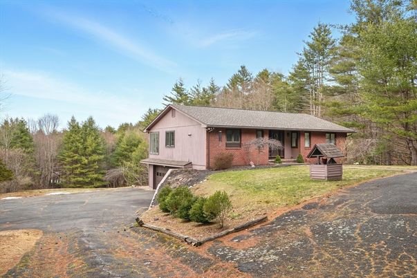 Backyard, Exterior, Facade, Brick Facade, Cape Cod