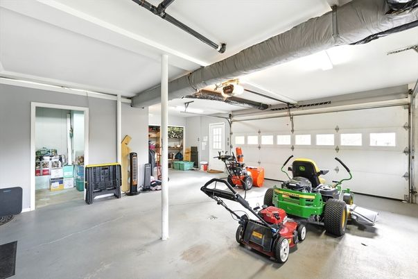 Garage, Interior