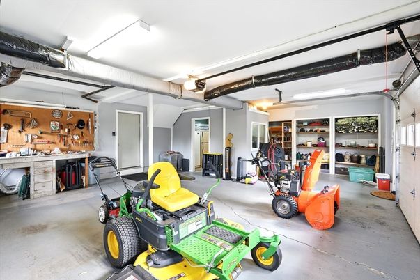 Garage, Interior
