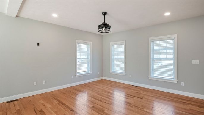 Empty room, Interior, Recessed Lighting, Wood Texture Flooring