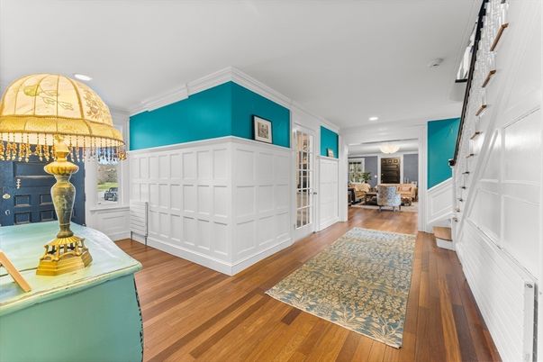Interior, Recessed Lighting, Wood Texture Flooring