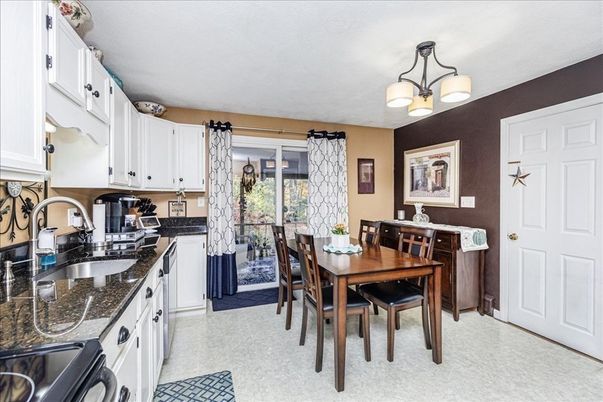 Chandelier, Dining room, Interior, Kitchen