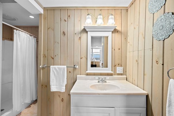 Bathroom, Interior, Recessed Lighting, Wooden Walls