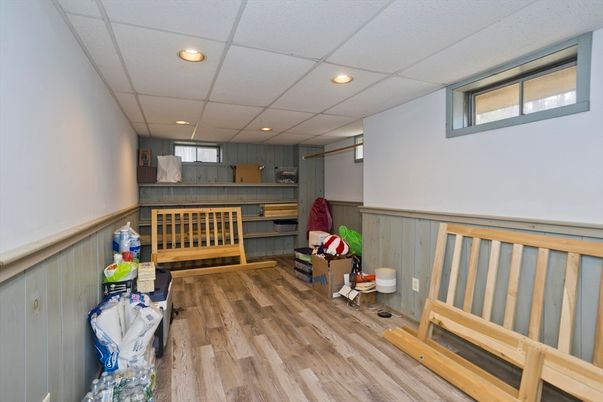 Interior, Recessed Lighting, Wood Texture Flooring
