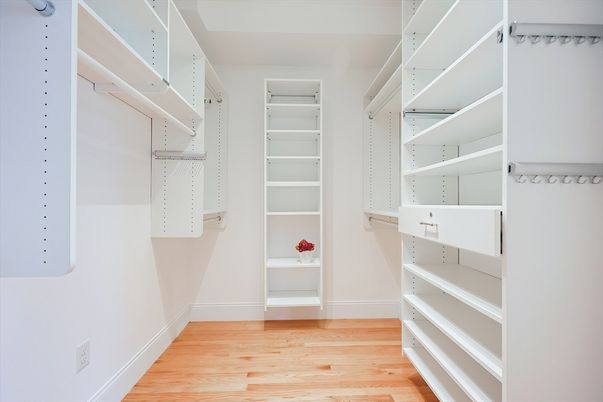 Interior, Walk-in Closets, Wood Texture Flooring