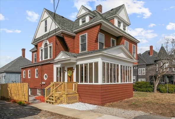Exterior, Facade, Queen Anne Victorian