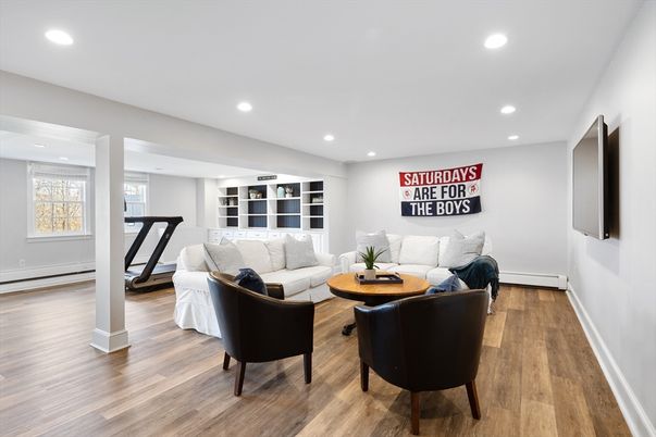 Interior, Living room, Recessed Lighting, Wood Texture Flooring
