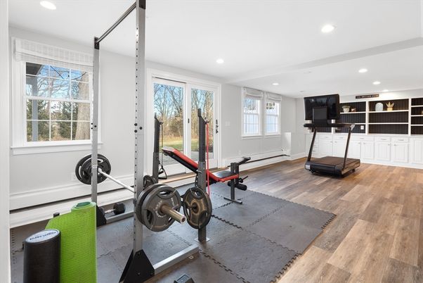 Fitness Equipment, Interior, Recessed Lighting, Wood Texture Flooring