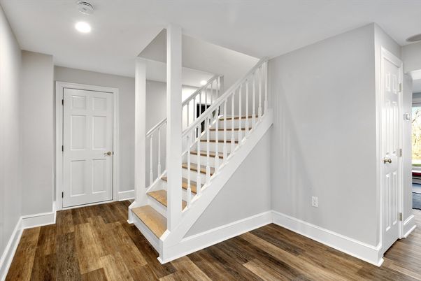 Interior, Recessed Lighting, Wood Texture Flooring