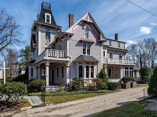 Exterior, Facade, Queen Anne Victorian