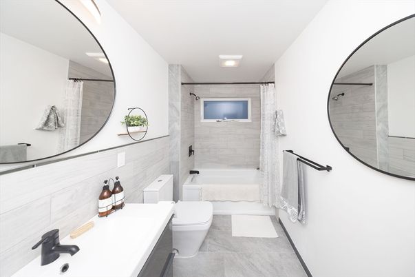 Bathroom, Interior, Recessed Lighting