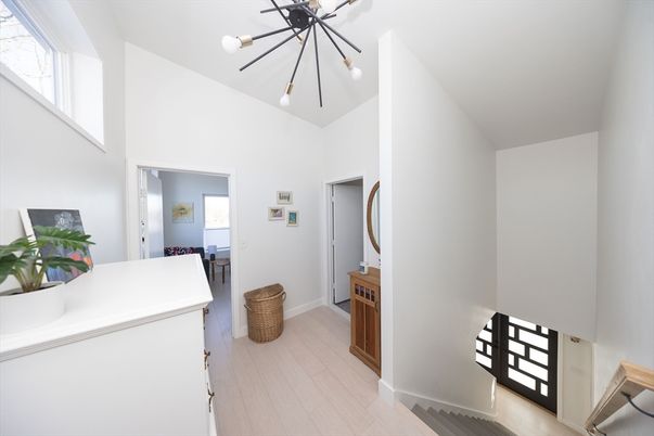 Interior, Pendant Lights, Wood Texture Flooring