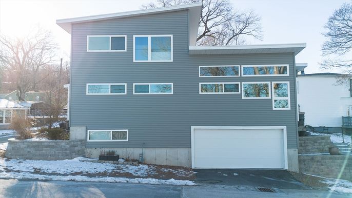 Attached, Exterior, Facade, Modern