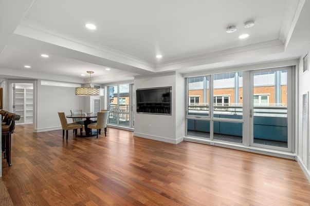 Chandelier, Dining room, Interior, Recessed Lighting, Wood Texture Flooring