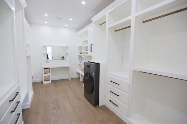 Interior, Recessed Lighting, Walk-in Closets, Washer, Wood Texture Flooring