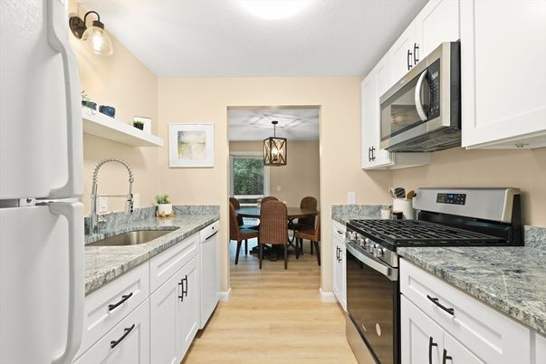 Dining room, Interior, Kitchen, Pendant Lights, Wood Texture Flooring