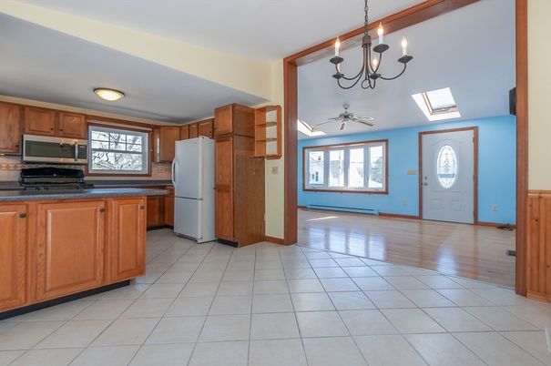 Chandelier, Interior, Kitchen, Wood Texture Flooring