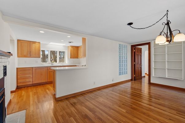 Fireplace, Interior, Kitchen, Pendant Lights, Recessed Lighting, Wood Texture Flooring