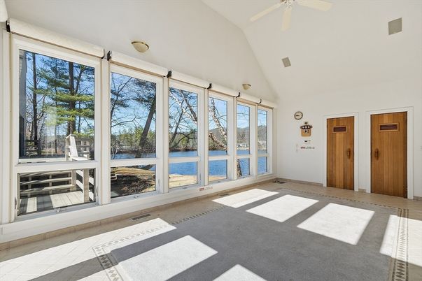 Empty room, Interior, Sun Room, Water