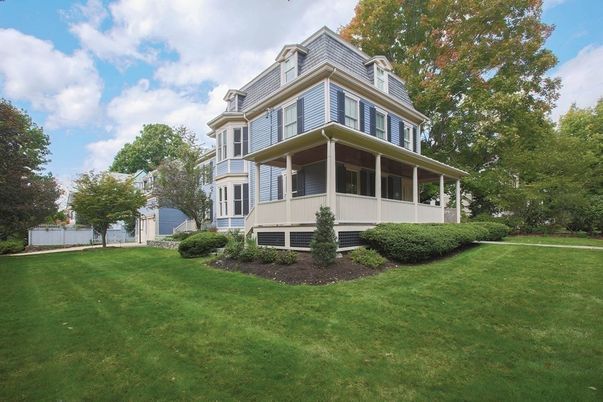 Backyard, Exterior, Facade, Queen Anne Victorian