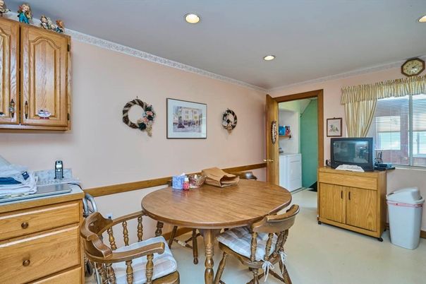 Dining room, Interior, Recessed Lighting