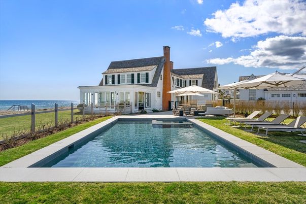 Exterior, Pool, Water
