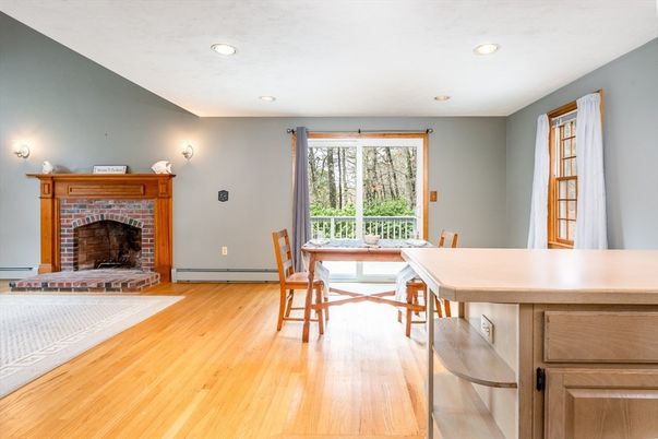 Dining room, Fireplace, Interior, Recessed Lighting, Wood Texture Flooring