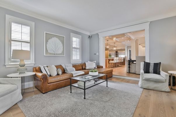 Dining room, Interior, Living room, Pendant Lights, Recessed Lighting, Wood Texture Flooring