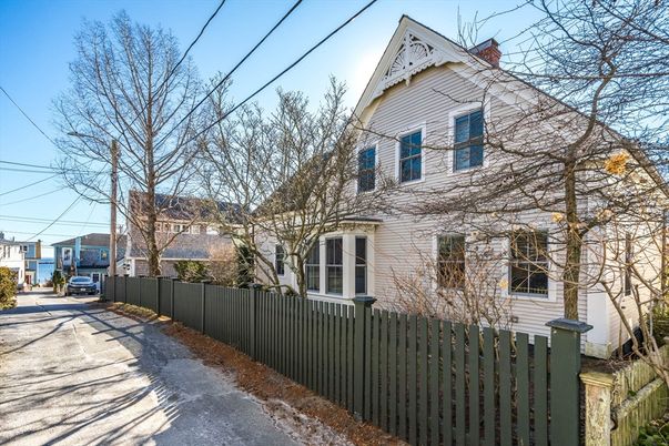 Exterior, Facade, Queen Anne Victorian