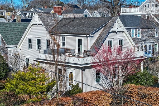 Exterior, Facade, Queen Anne Victorian