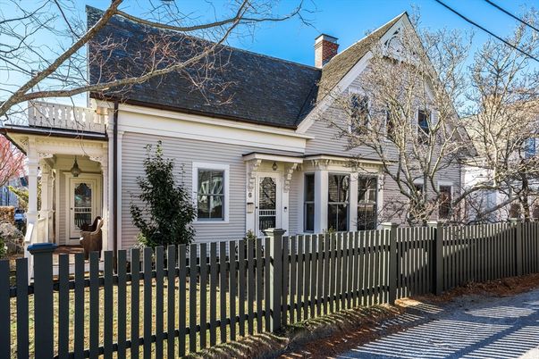 Exterior, Facade, Queen Anne Victorian