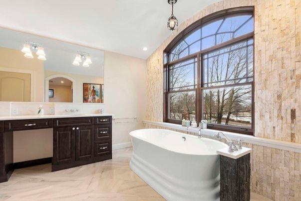 Bathroom, Free Standing Baths, Interior, Recessed Lighting, Wood Texture Flooring