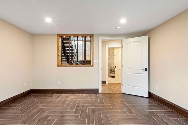 Interior, Recessed Lighting, Wood Texture Flooring