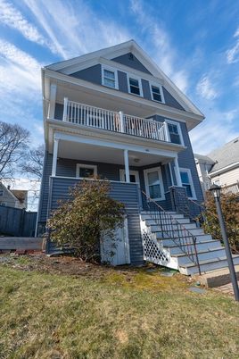 Exterior, Facade, Queen Anne Victorian
