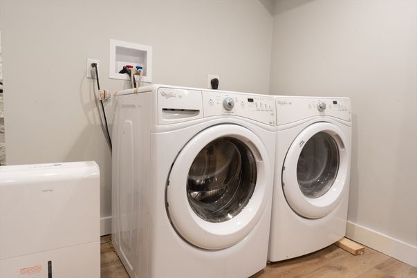 Interior, Washer, Wood Texture Flooring
