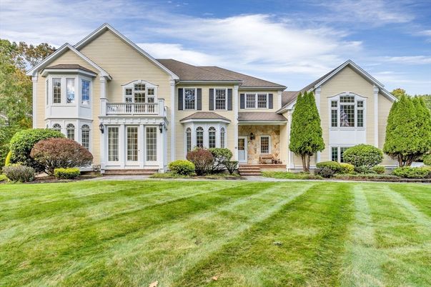 Backyard, Exterior, Facade, Farmhouse