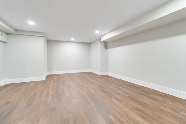 Empty room, Interior, Recessed Lighting, Wood Texture Flooring