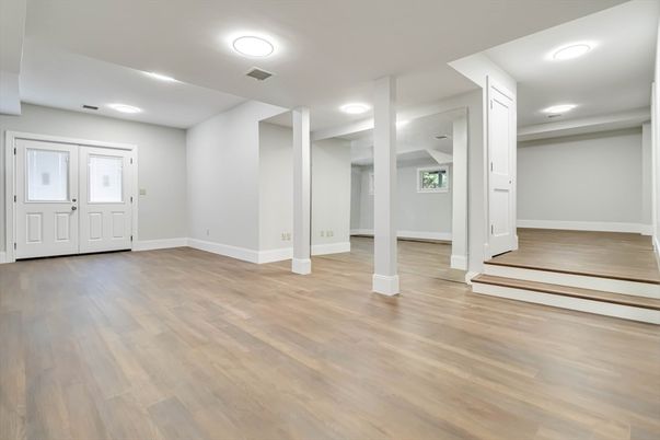 Empty room, Interior, Recessed Lighting, Wood Texture Flooring