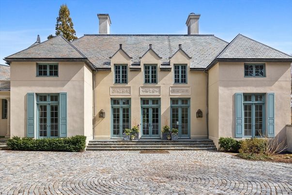 Exterior, Facade, French Provincial