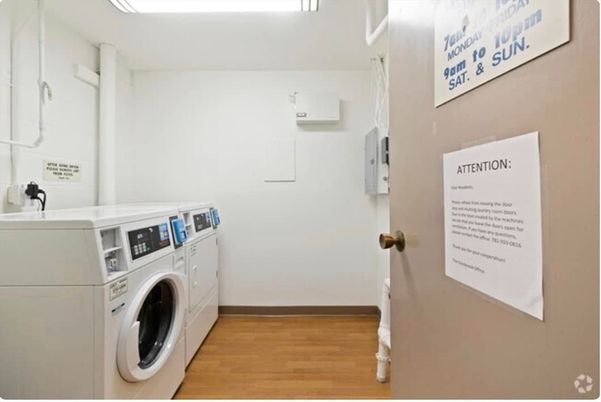 Interior, Washer, Wood Texture Flooring