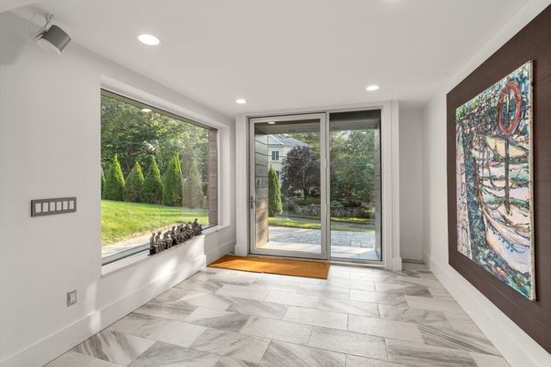 Empty room, Interior, Marble, Recessed Lighting