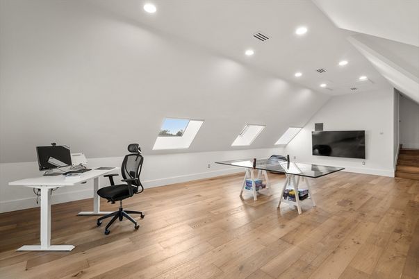 Home Office, Interior, Recessed Lighting, Wood Texture Flooring