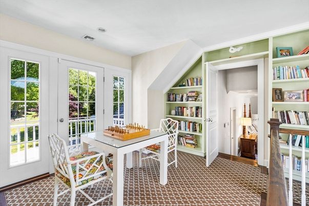 Home Office, Interior