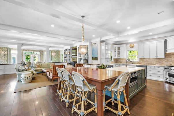 Dining room, Interior, Kitchen, Living room, Pendant Lights, Recessed Lighting, Stainless Steel Appliances, Wood Texture Flooring
